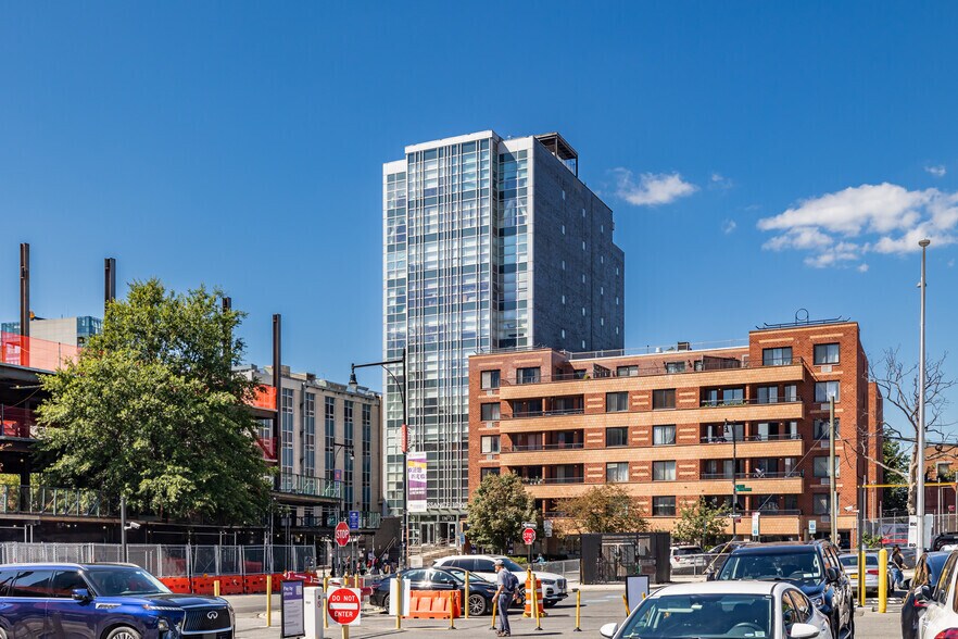 More Photos Of 136-33 37th Ave, Flushing Medical For Lease