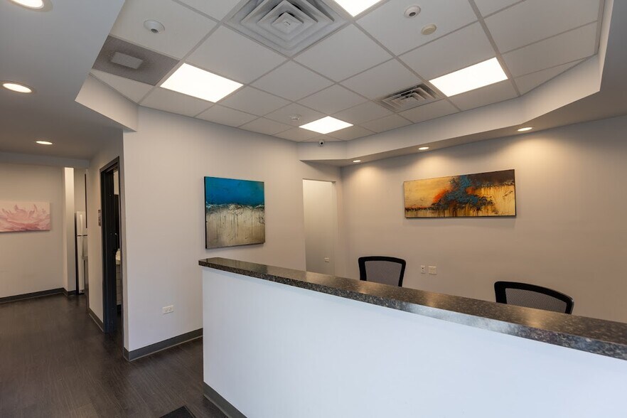 More Photos Of 9300 W Ogden Ave, Brookfield Office For Lease