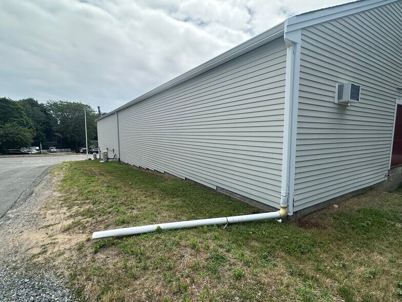 More Photos Of 28 S Orleans Rd, Orleans Bank For Sale