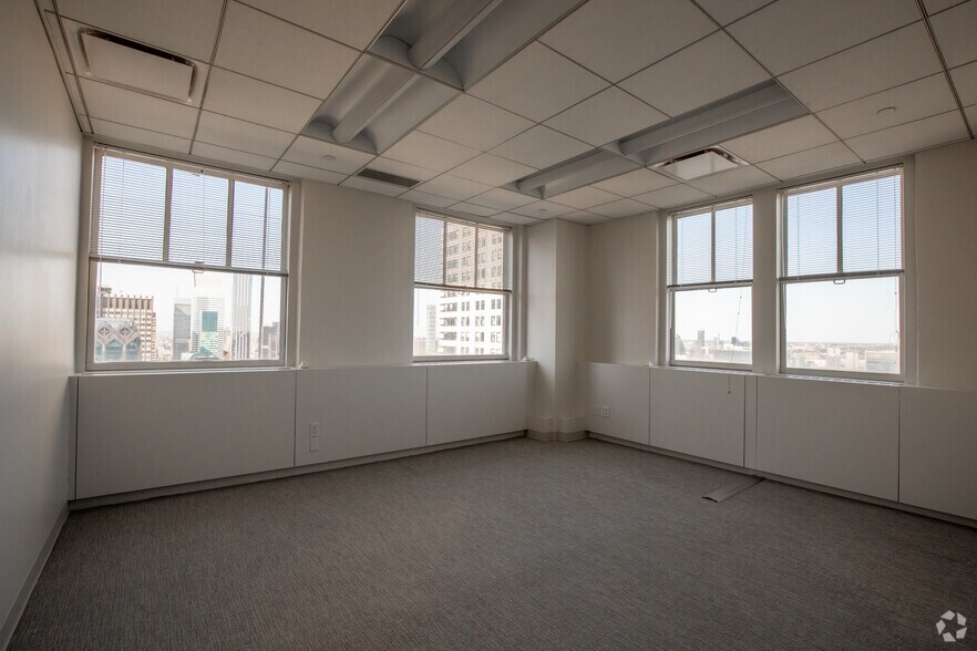 More Photos Of 122 E 42nd St, New York Coworking Space