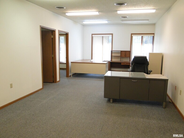 More Photos Of 509 N Lafayette St, Macomb Office For Sale
