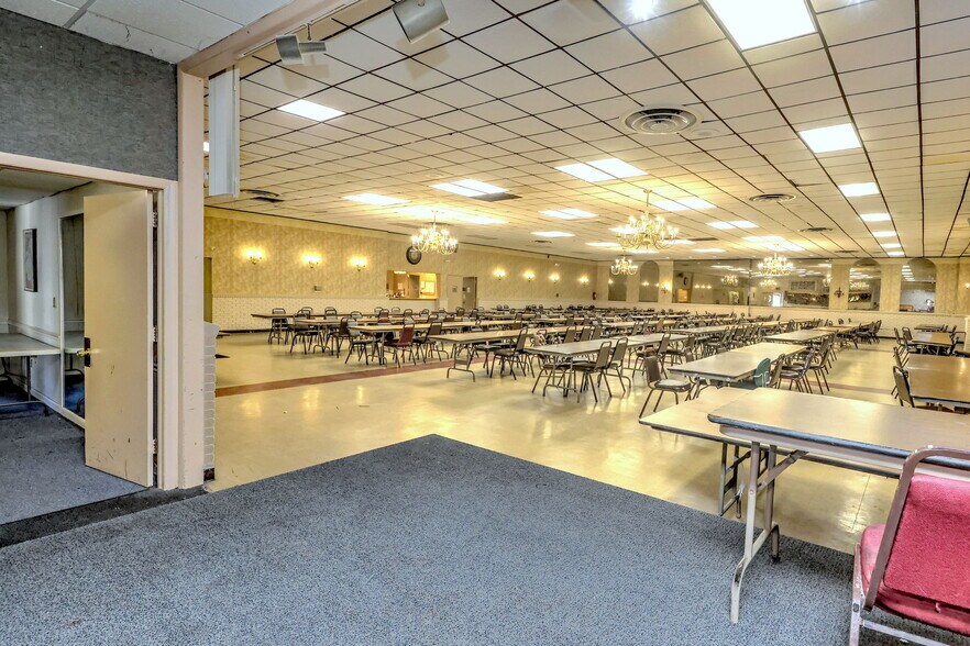 More Photos Of 560 Woodward Ave, New Haven Flex For Sale