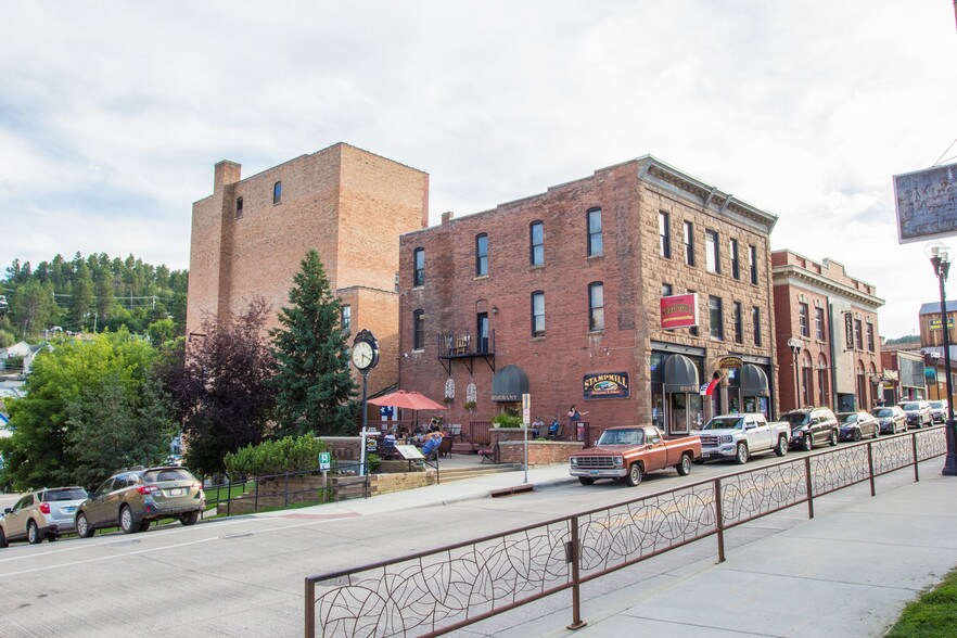 More Photos Of 305 W Main St, Lead Restaurant For Sale