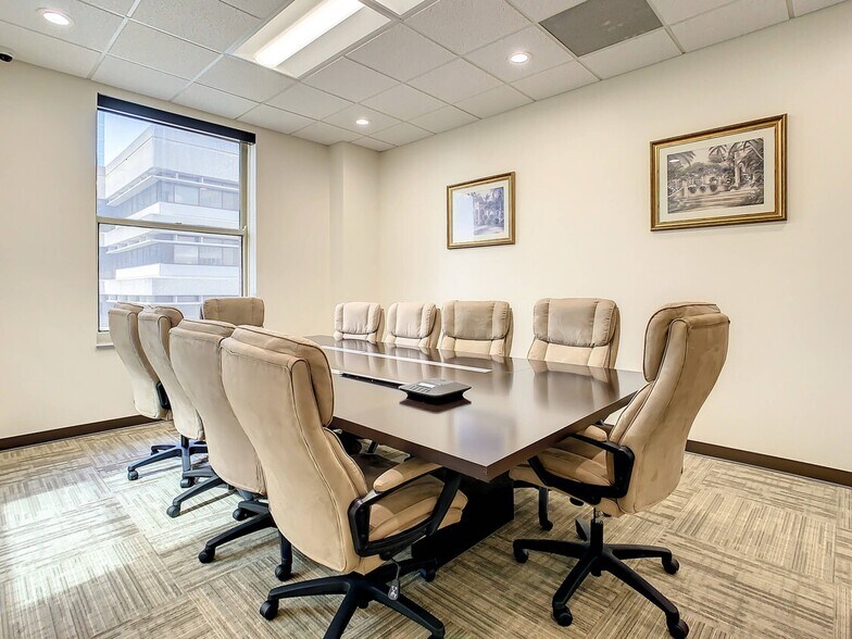 More Photos Of 707 N Franklin St, Tampa Office For Sale