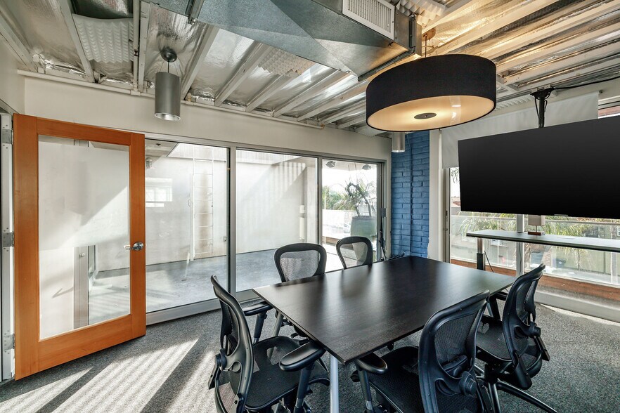 More Photos Of 1104 Highland Ave, Manhattan Beach Loft Creative Space For Sale