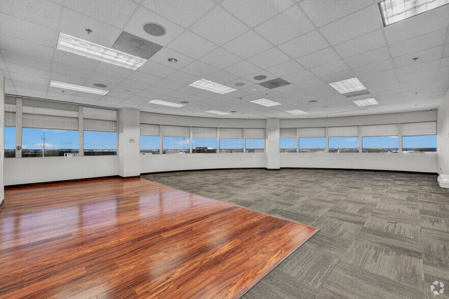 More Photos Of 400 N Sam Houston Pky E, Houston Office For Lease