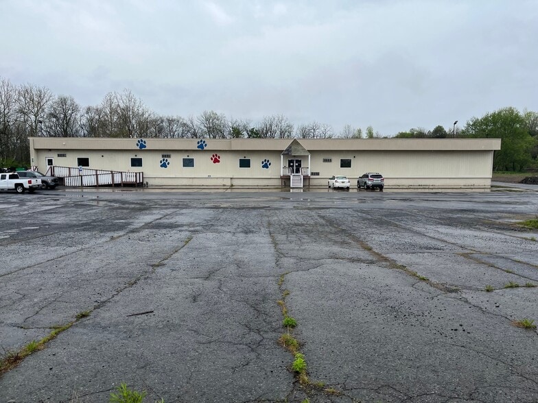 More Photos Of 7661-7671 Beth Bath Pike, Bath Warehouse For Lease
