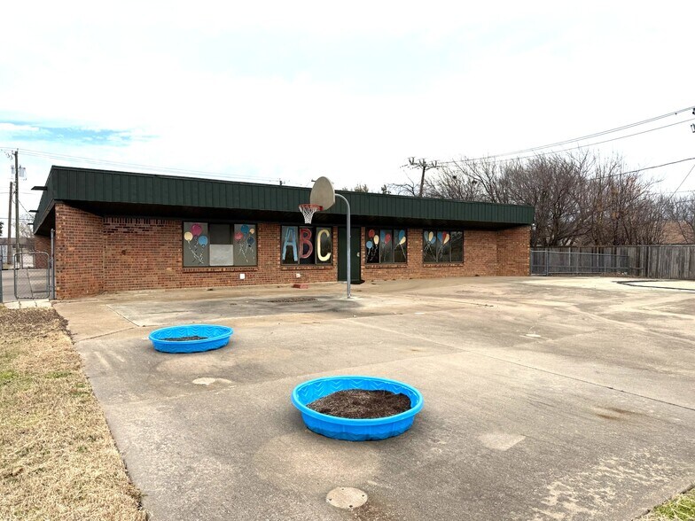 More Photos Of 6720 Chapman Rd, North Richland Hills General Retail For Sale