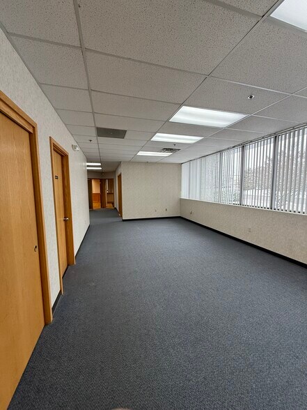 More Photos Of 143 Commerce Blvd, Loveland Warehouse For Sale