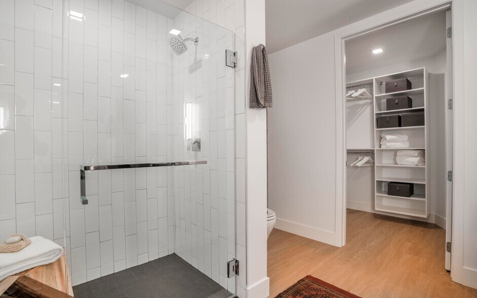 More Photos Of 1501 Island Ave, San Diego Apartments For Lease