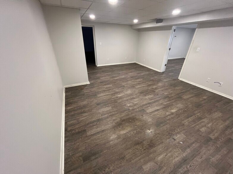 More Photos Of 908 E North St, Salina Warehouse For Lease