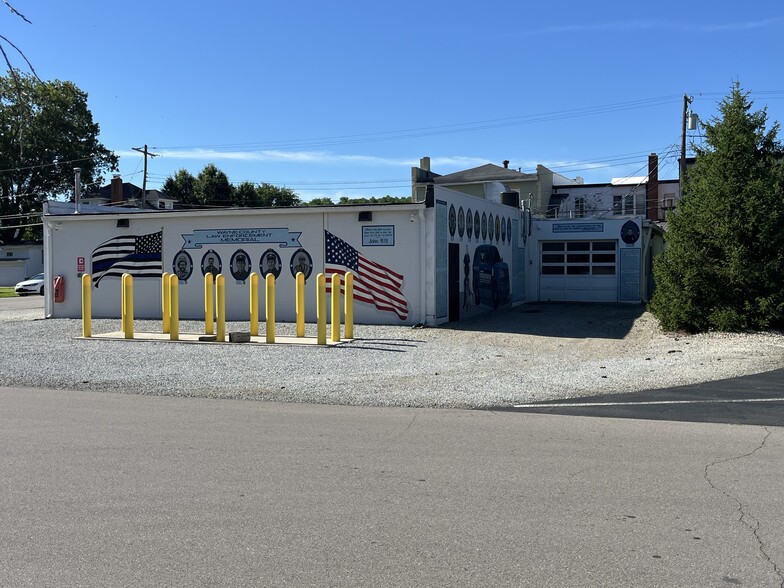 More Photos Of 11 N Center St, Cambridge City Freestanding For Sale