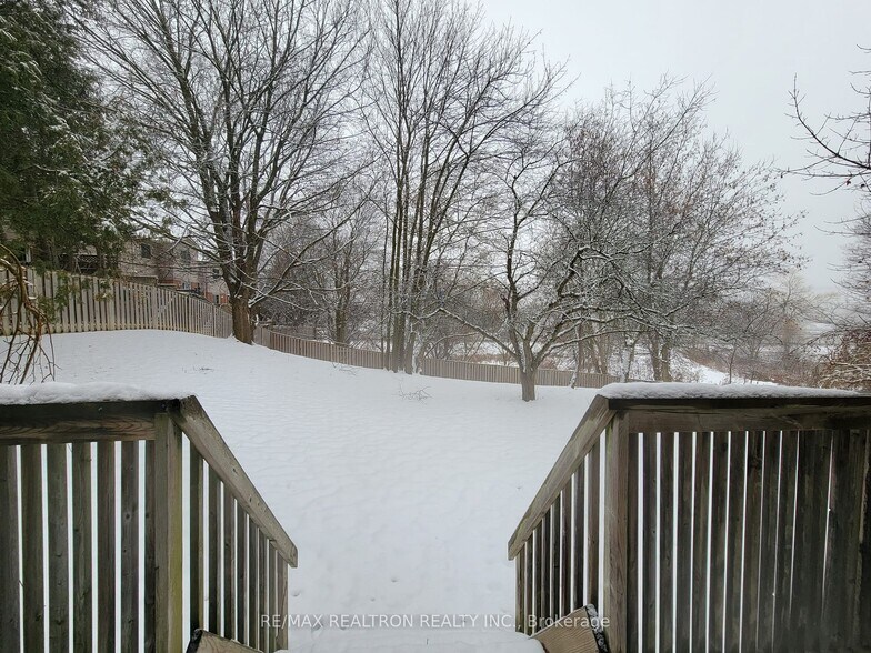 More Photos Of 16003 Yonge St, Aurora Land For Sale