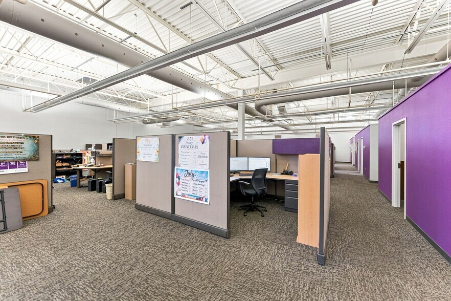 More Photos Of 1365 Hamlet Ave, Clearwater Flex For Lease