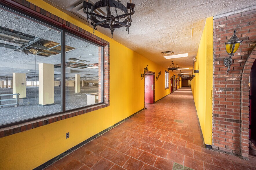 More Photos Of 4858 Route 32, Catskill Hotel For Lease