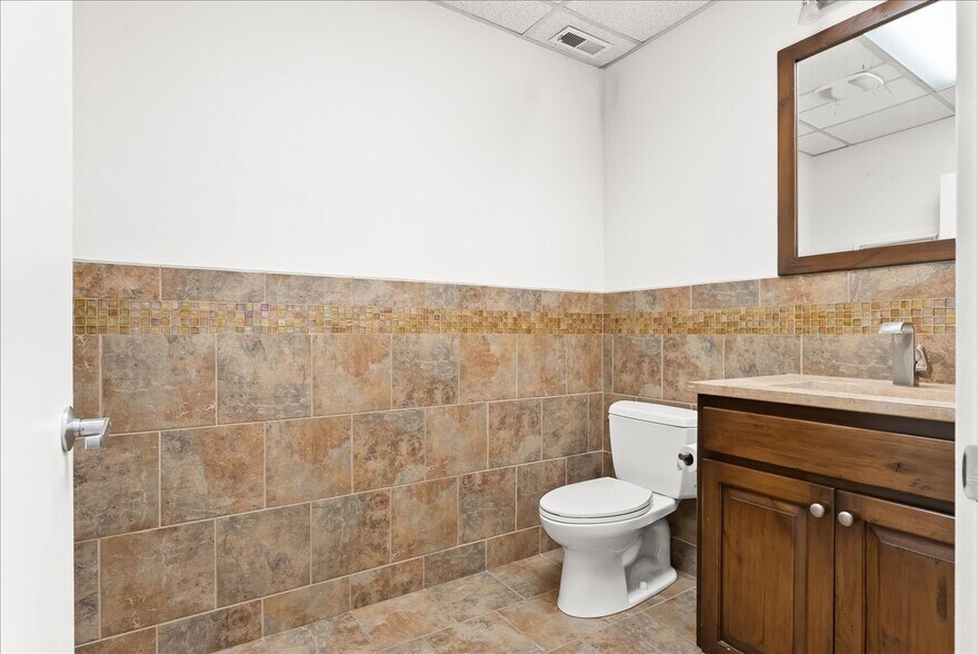 More Photos Of 2052 Prospector Ave, Park City Storefront Retail Office For Lease