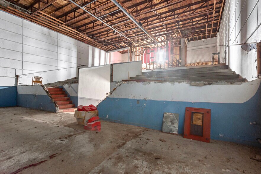 More Photos Of 719 Walnut St, Columbus Movie Theatre For Sale