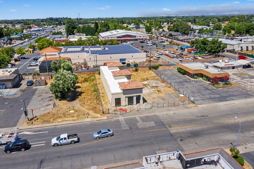 More Photos Of 21 E Gridley Rd, Gridley Office For Sale