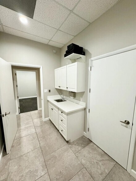 More Photos Of 5505 W Chandler Blvd, Chandler Medical For Lease