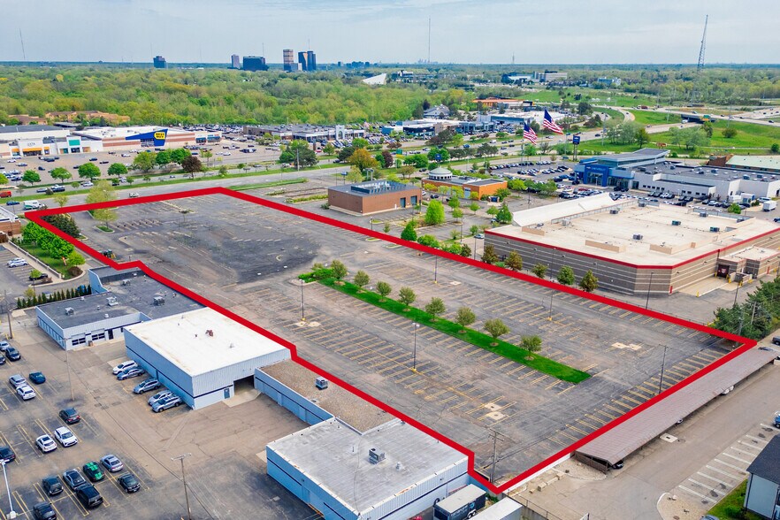 Primary Photo Of 28333 Telegraph Rd, Southfield Land For Lease