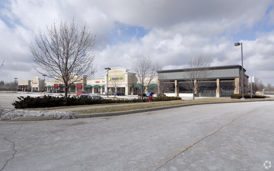 More Photos Of 160 Plainfield Village Dr, Plainfield General Retail For Sale