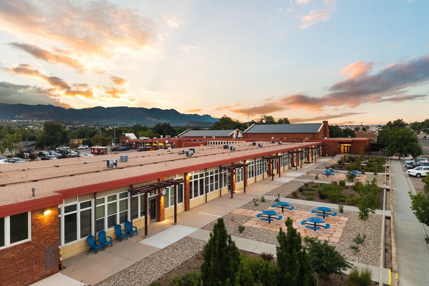 More Photos Of 2727 N Cascade Ave, Colorado Springs General Retail For Lease