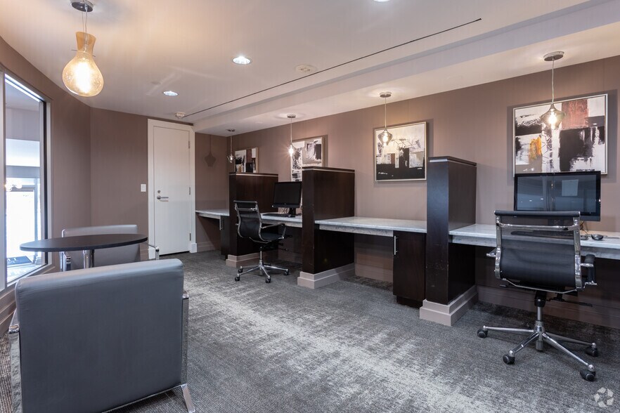 More Photos Of 8210 Crestwood Heights Dr, McLean Apartments For Lease