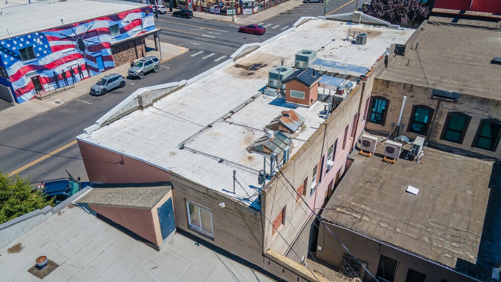 More Photos Of 395 N Main St, Prineville Storefront Retail Residential For Sale