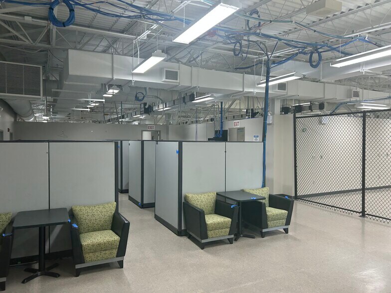 More Photos Of 12090 Memorial Pky SW, Huntsville Light Manufacturing For Sale