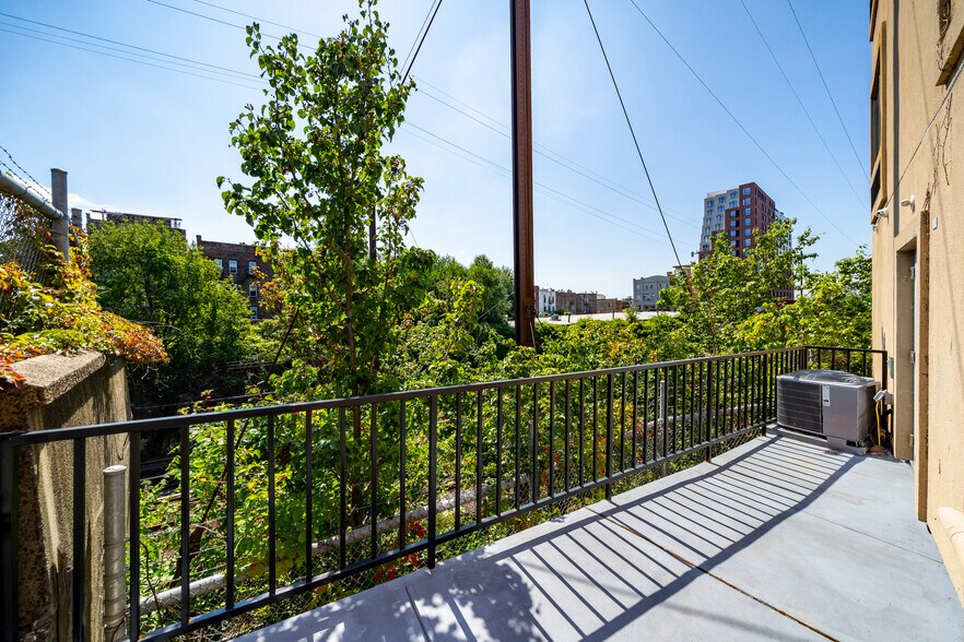 More Photos Of 845 Newark Ave, Jersey City Medical For Lease