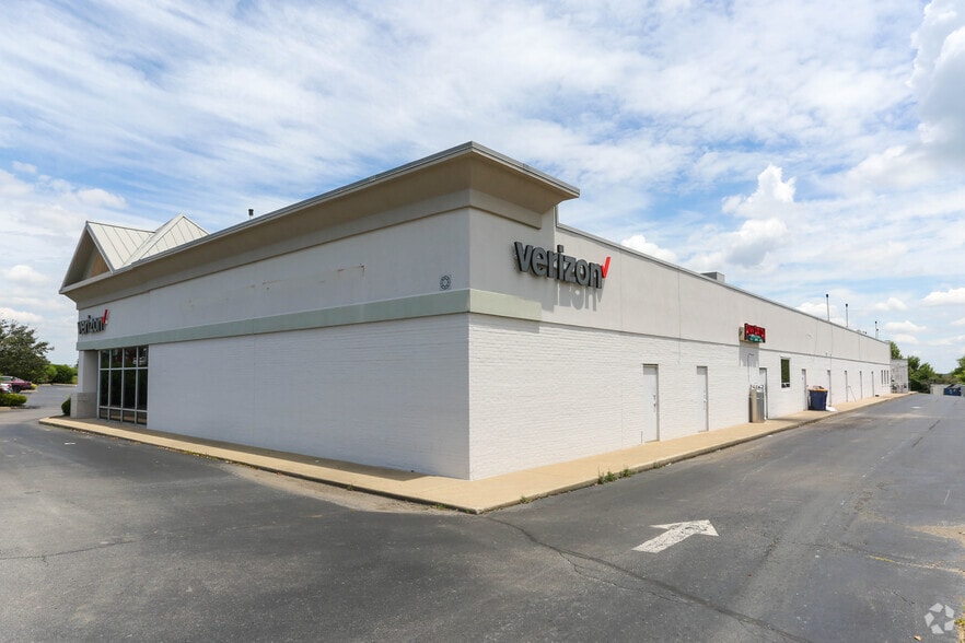 More Photos Of 1901-1907 Commonwealth Dr, Louisville Unknown For Lease