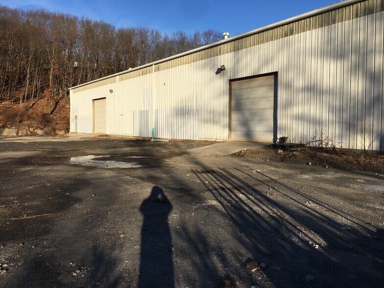More Photos Of 185 Huntingdon Ave, Waterbury Industrial For Sale