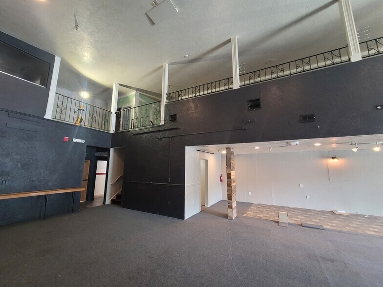 More Photos Of 12300 Old Glenn Hwy, Eagle River Restaurant For Lease