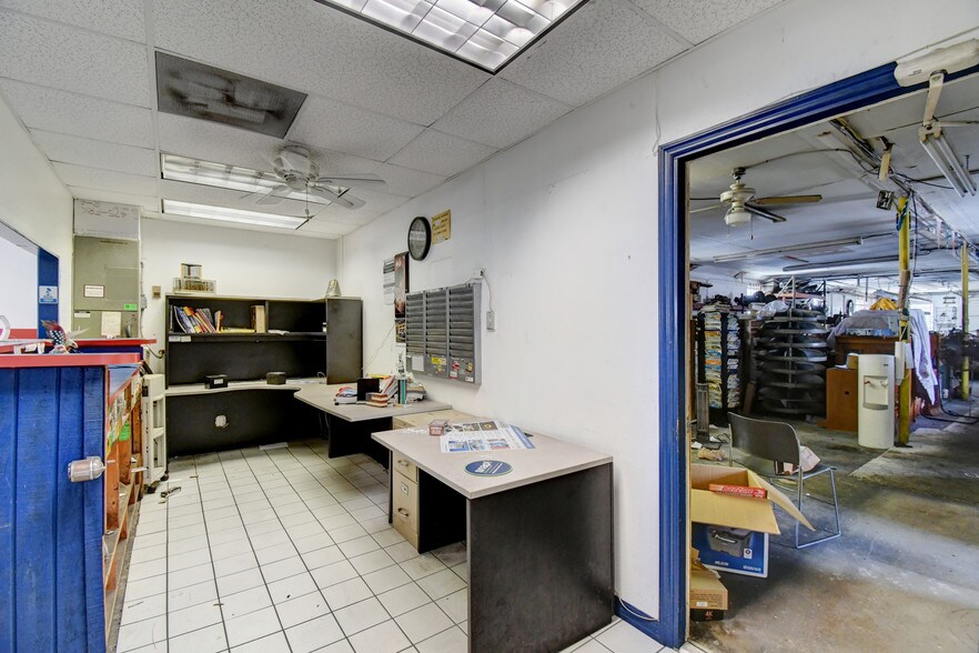 More Photos Of 502 NE 3rd St, Boynton Beach Auto Repair For Sale