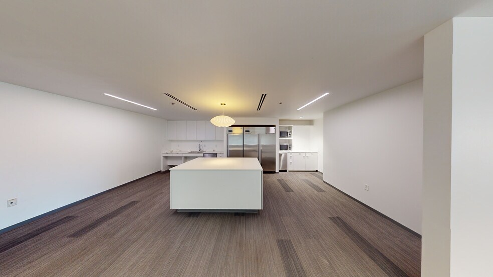 More Photos Of 7801 Nieman Rd, Shawnee Industrial For Lease