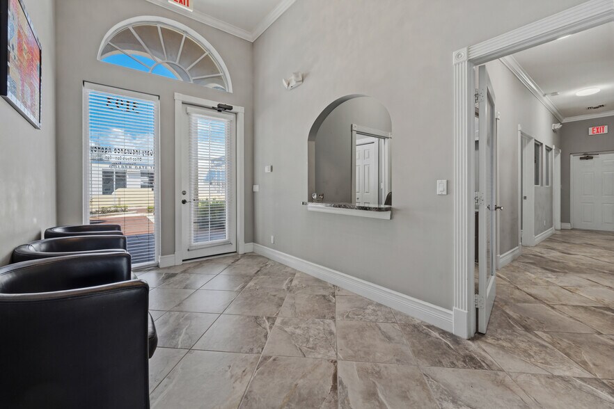More Photos Of 3193 SE Dixie Hwy, Stuart Office For Sale