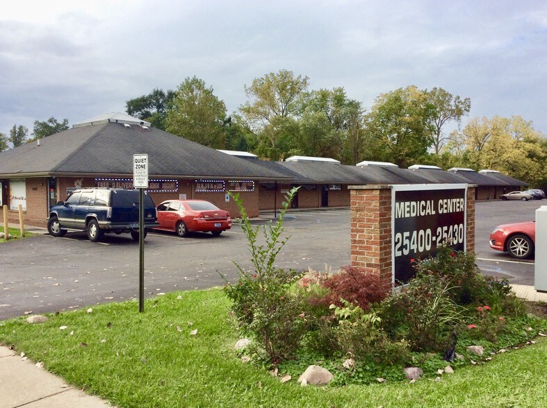 More Photos Of 25400-25430 Goddard Rd, Taylor Medical For Sale