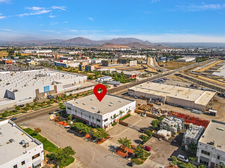 More Photos Of 317 W Tullock St, Rialto Warehouse For Sale