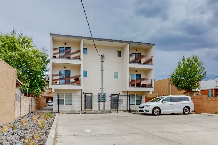 More Photos Of 615 Iron Ave SW, Albuquerque Apartments For Sale