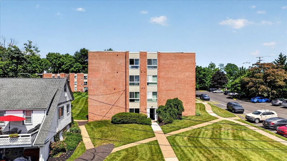 More Photos Of 303 W State St, Doylestown Apartments For Lease
