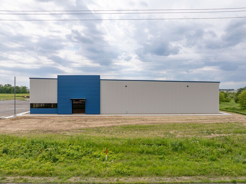 More Photos Of 5870 Sprinkle, Portage Manufacturing For Lease