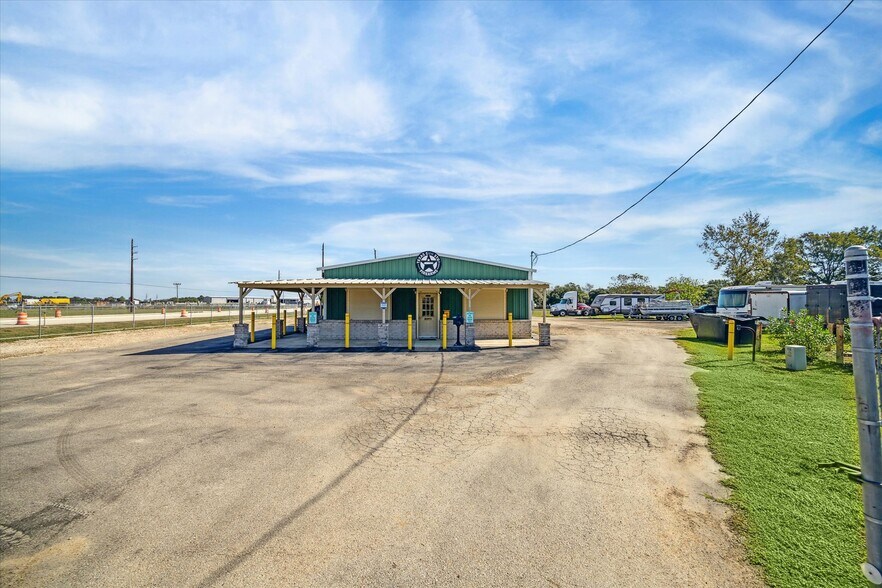 More Photos Of 5555 Hand Rd #B, Richmond Self Storage For Sale