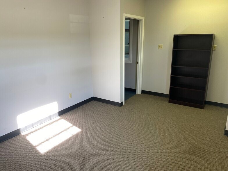 More Photos Of 8051 Seymour Hwy, Wichita Falls Warehouse For Lease