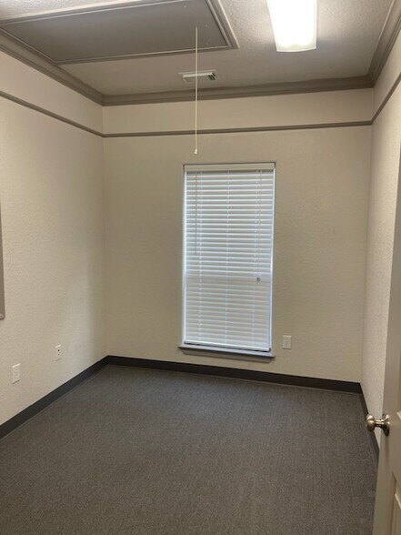 More Photos Of 1700 FM 517 Rd E, Dickinson Loft Creative Space For Lease