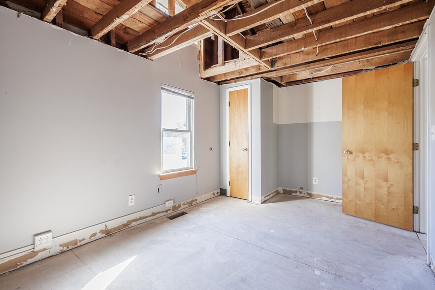 More Photos Of 5692 Pittsford Palmyra Rd, Pittsford Office Residential For Sale