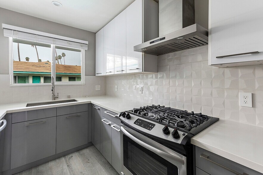 More Photos Of 400 S Mariposa Ave, Los Angeles Apartments For Sale