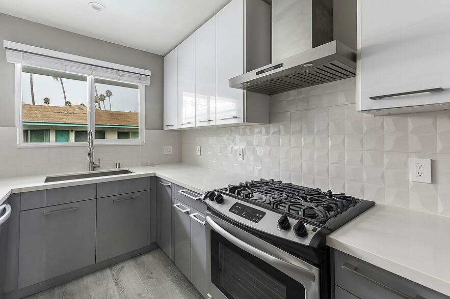 More Photos Of 400 S Mariposa Ave, Los Angeles Apartments For Sale