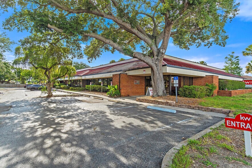 More Photos Of 5666 Seminole Blvd, Seminole Office For Sale