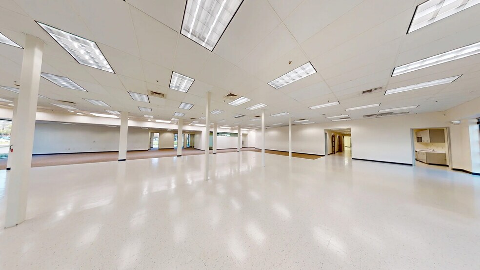 More Photos Of 2331 Circadian Way, Santa Rosa Research And Development For Lease