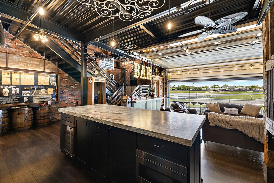More Photos Of 148 Pit Ln, Pontiac Parking Garage For Sale
